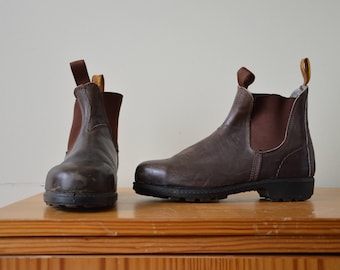 Blundstone boots ~ brown leather steel cap pull on chelsea ankle boots 7.5 AU Men's 9.5 AU womens
