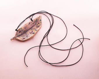 Feather neckace, bird necklace, handmade necklace, handmade jewelry, ceramic jewellery, ceramic necklace, bird pendant, ceramic bird
