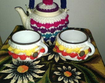 Teapot and 2 cups with crochet cover vintage