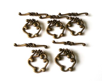 10 Antique bronze flower toggle clasp - bronze toggle clasp - bronze clasp