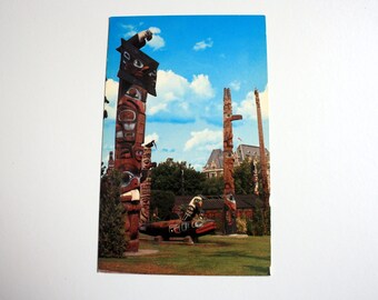 Thunderbird Park Postcard, VictoriaPostcard, British Columbia Postcard / Vintage Totem Pole / Victoria Postcard /