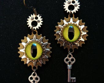 Eye and gears steampunk earrings