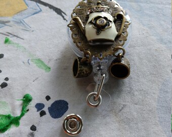 Tea for two Retractable ID holder