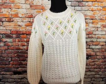 1970's 1980's Spring Sweater with Floral Design / pullover sweater / vintage spring sweater /