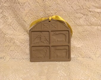 Pampered Chef Cookie Mold Press - clay earthenware cotton press cotton paper cookies bees wax