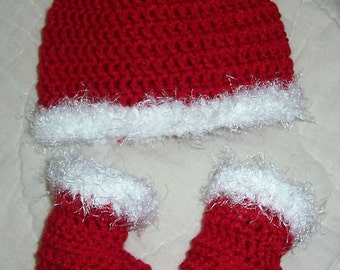 Newborn Christmas Hat and Booties