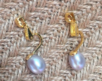 Grey pearl with silver clip earrigs