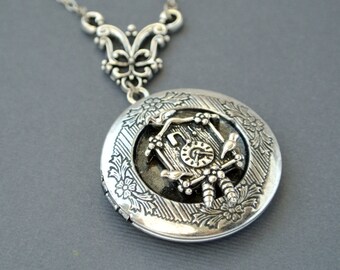 Cuckoo Clock Necklace, Cuckoo Locket Necklace, Clock Locket Necklace, Clock Necklace, Steampunk Necklace,Steampunk Jewlry,Time Necklace