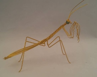 Praying mantis wire sculpture