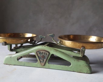 Antique kitchen scale,Iron kitchen scales,Scale kitchen,Counter scale.Balance.Antique scale.Chippy Paint, Farmhouse Scale, Cast Iron Scale