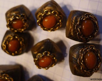 11 very nice antique buttons