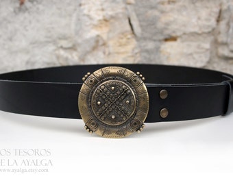Cinturon de cuero- statement jewelry