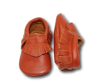 Saddle Brown Baby Moccasins // Brown Baby Moccasins // Baby Mocassin // Baby Boy Moccasin // Brown Baby Shoes