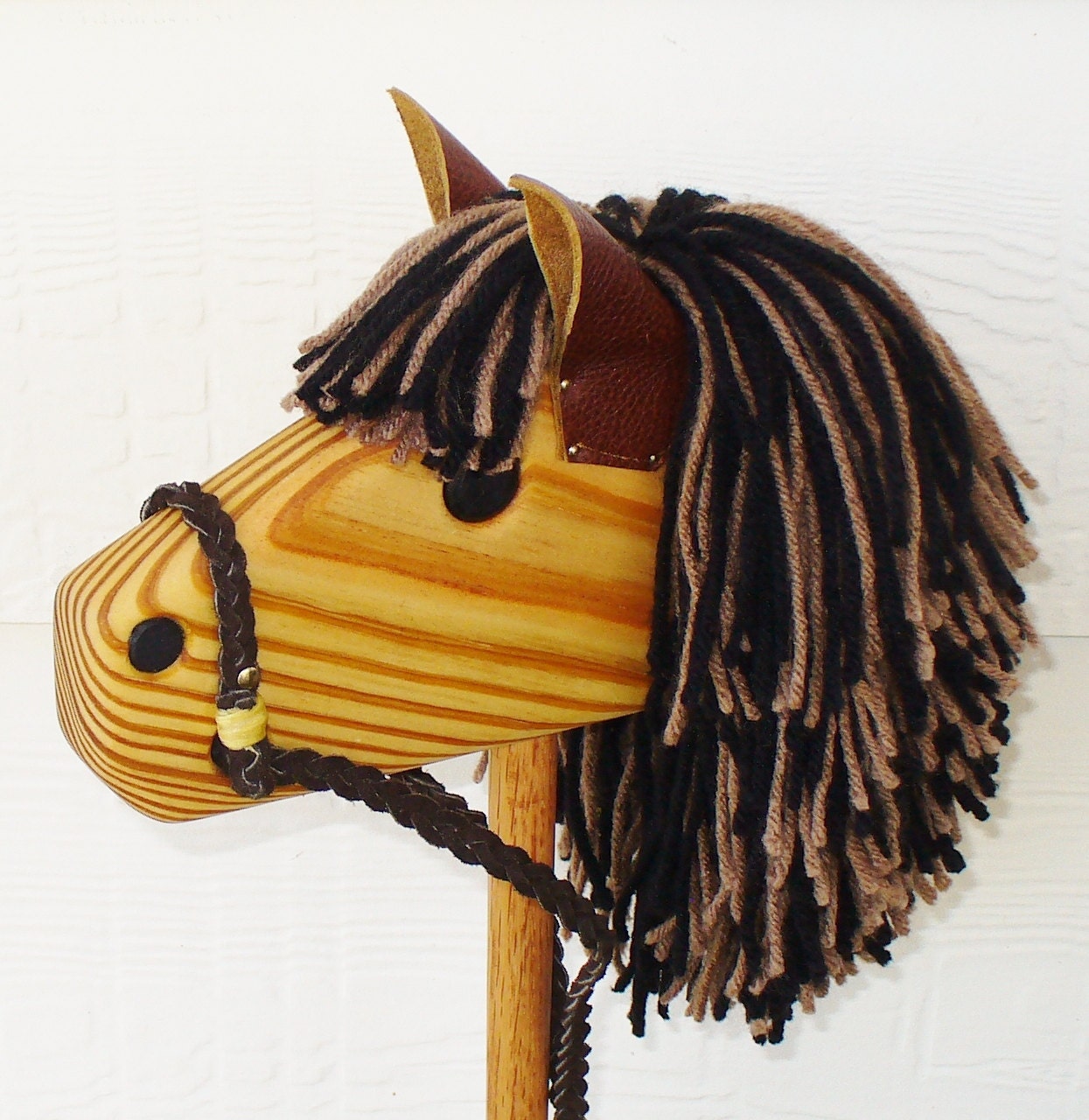 dan dee stick horse