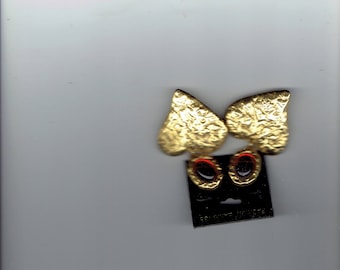 heart earrings with ruby colored stones 1980