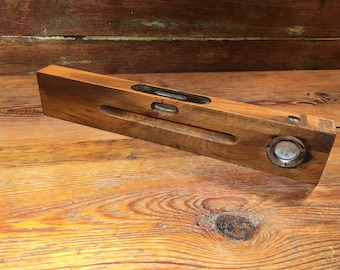 Vintage wooden spirit level, rustic home decor, farmhouse decor, wooden level tool, bubble spirit level, builder’s level, carpenters level
