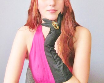 Black Gloves / Vtg 50s / Mid Forearm Length Dressy Black Gloves