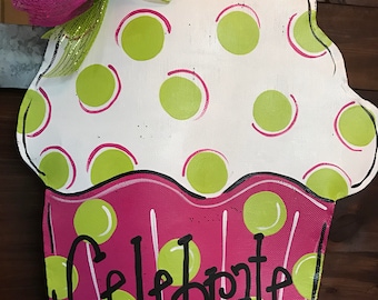 IN STOCK! XL Cupcake Door Decoration
