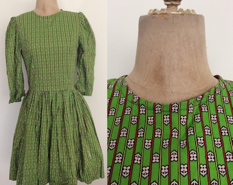 1960's Apple Green Floral Print Cotton Dress Size Small Medium by Maeberry Vintage
