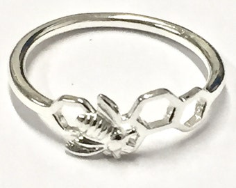 Bee honeycomb ring, honeybee ring, silver ring, dainty ring, nature wildlife ring, hexagon geometric ring, bee gift