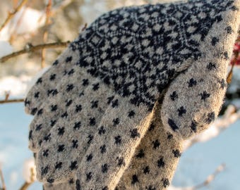 Handknitted Woolen Dark Blue and Gray Ladie's Gloves, Grey, Dark Blue, for Winter.