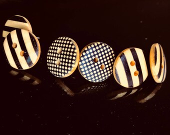 Wooden button earings