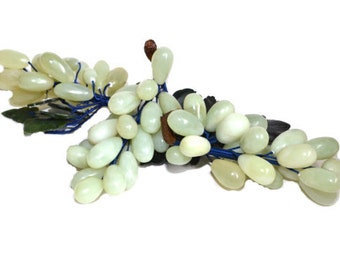 Vintage Jade Grapes Jadite Grapes Green Glass Grapes Cluster of Grapes Faux Grapes Home Decor Fruit Sculpture Glass Fruit
