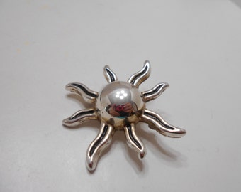 Vintage Sunburst Brooch/Pendant (3721)