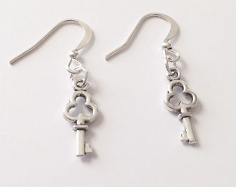 Silver Key Earrings/Dainty Silver Key Earrings/Skeleton Key Earrings/Silver Skeleton Key Earrings