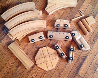 Vintage Creative Playthings New York 30 Piece Wood Train Set Track