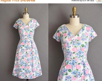 25% OFF SHOP SALE..//.. 1950s pastel waffle cotton floral vintage wiggle dress. vintage 50s dress