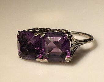 Art Deco Amethyst Filigree Ring in 10K White Gold circa 1925