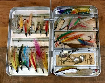 Vintage Fly Fishing Lure Fly Box Case Plus Assortment of Old Hand-tied Flies / Lures / Tackle Box