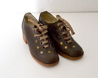 Scarpa di qualità Iseghem vintage made in Belgio con tacco scarpe / stivali in pelle e borchie / scarpe taglia 38