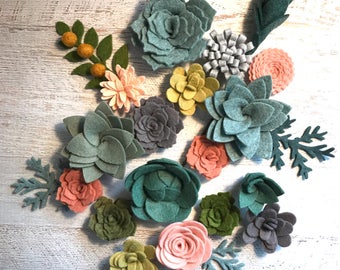 Wool Felt Succulents and Felt Flowers - 18 Flowers & 4 leaves - Blush Pink - Create Headbands, DIY Wreaths, Garland, Vertical Garden