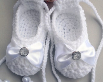 Crochet girl shoes, crochet dance shoes, crochet girl balerina shoes, crochet Mary Janes shoes, crochet Christening shoes, satin ribbon