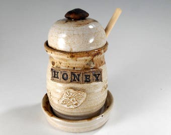 Ceramic honey dipper pot, bee pottery jar with HONEY, stoneware honey jar with saucer, pottery honeypot, ceramic honey pot with rock knob