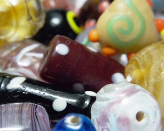 45 g (1.6 oz) Lampwork Beads - Mixed Shape and Sizes - COLOUR MIX (Approx. 15-20 beads)