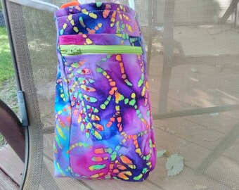 Water bott!e holder with phone pouch and zipper pocket