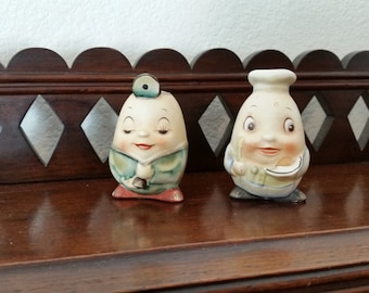 Egg Salt and Pepper Shakers