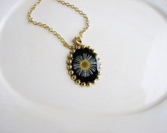 Little Daisy Necklace, Real Flower Necklace, Pressed Flower Necklace, Flower Jewelry, Floral Jewelry, Unique Gift Ideas