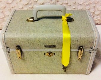 Rare Vintage 1950s SAMSONITE Train Case with Key Mint Green Travel Makeup Cosmetic Luggage Carry On Storage Case