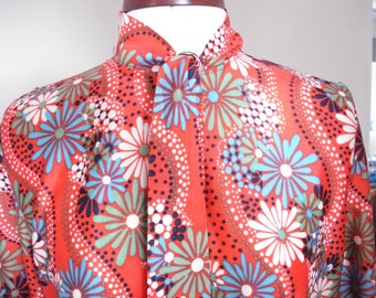 1970s maxi dress size 16 approx with high neckline and ties