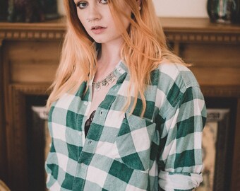 Vintage Clothing. Retro Shirt. Boho Clothing. Boho Shirt. Hippie Gypsy Bohemian. Boho Top. Bohemian Top. Green & White. Festival Clothing.