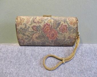 Beautiful vintage compact with multiple compartments