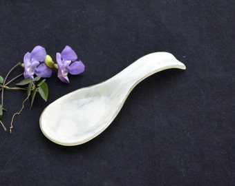 Fused glass spoon rest or dish in clear with feathery pattern in off-white, french vanilla