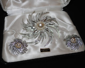 Vintage Sarah Coventry Jewelry Set
