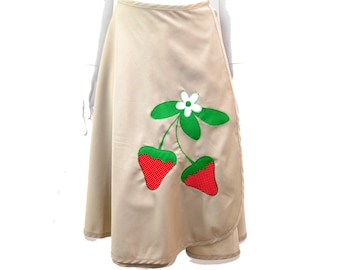 Vintage Wrap Beige Skirt// Cotton Wrap Style Full Skirt// Strawberry Applique Skirt// Size S-M// 140
