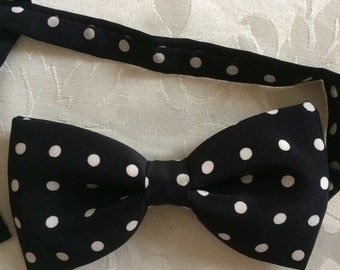 Silk bow tie
