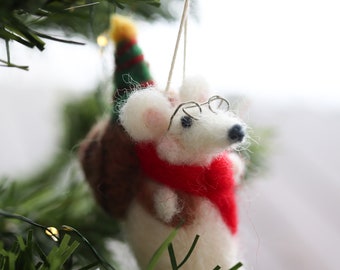 Needle Felted Christmas Mouse